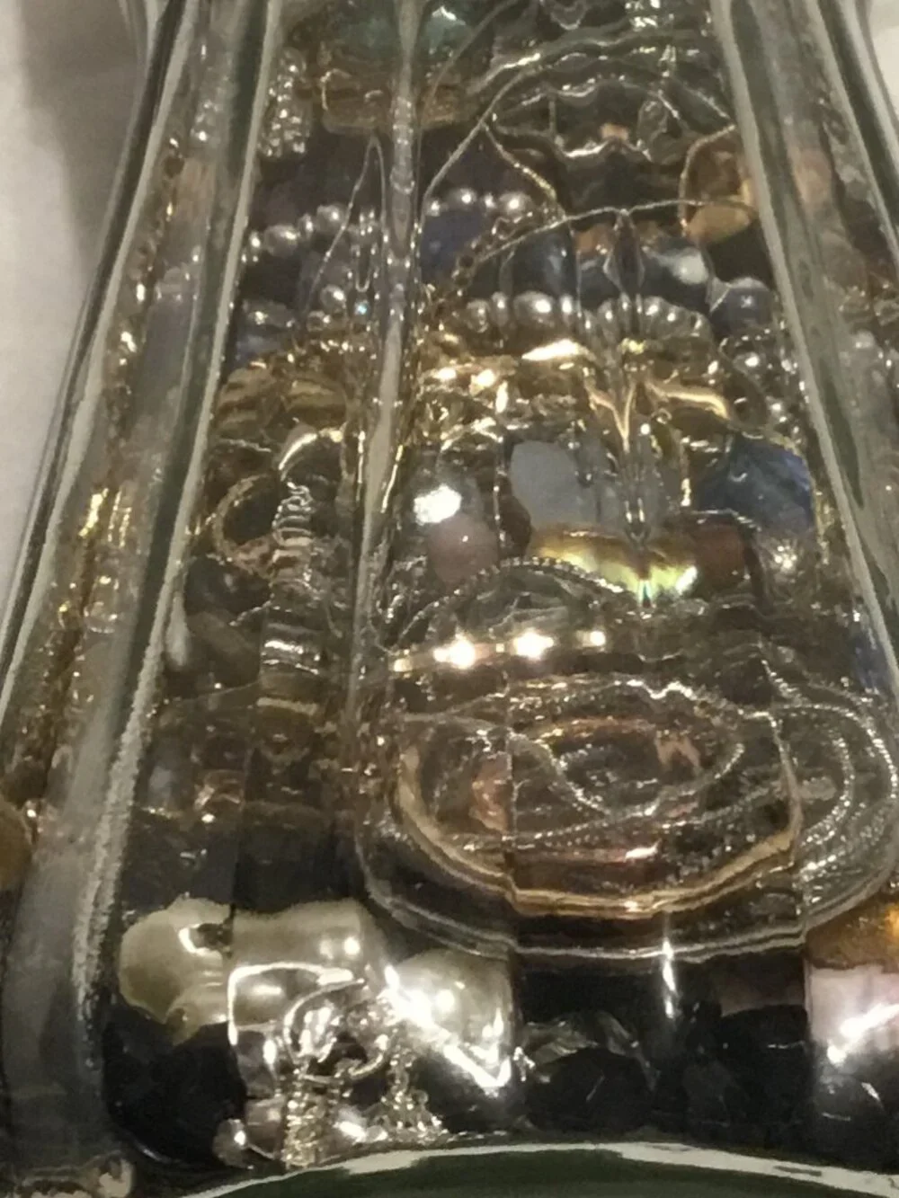 Large, heavy vase filled with good wearable jewelry - Picture 11 of 12